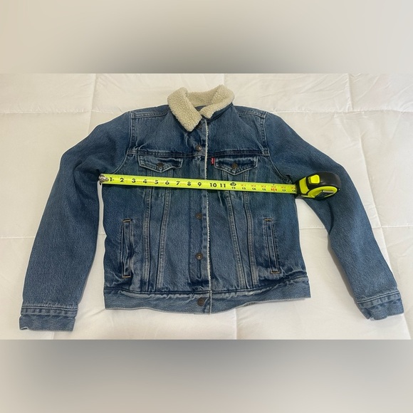 Pre loved Womens Sz Small Levi's Sherpa Trucker Jean Jacket - Picture 5 of 6